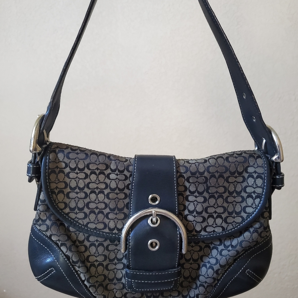 Coach Designer Signature Purse - Picture 3 of 3